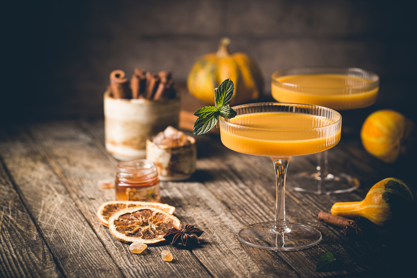 I cocktail autunnali: ingredienti e ricette per un brindisi di stagione I cocktail autunnali: ingredienti e ricette per un brindisi di stagione